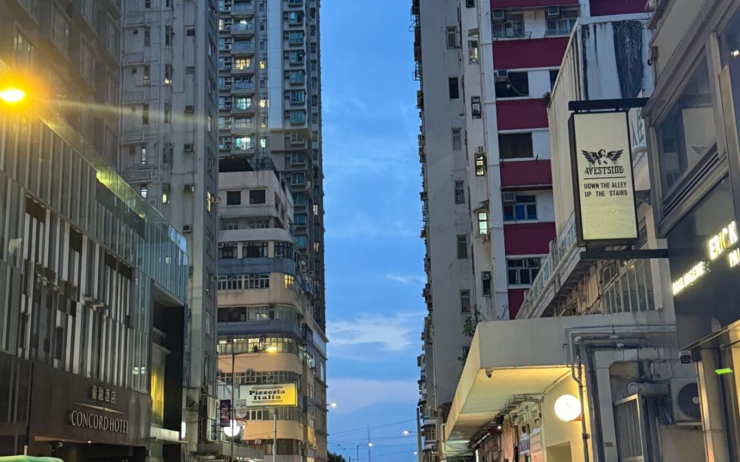 A Cozy and Comfortable Evening Stroll in Kennedy Town