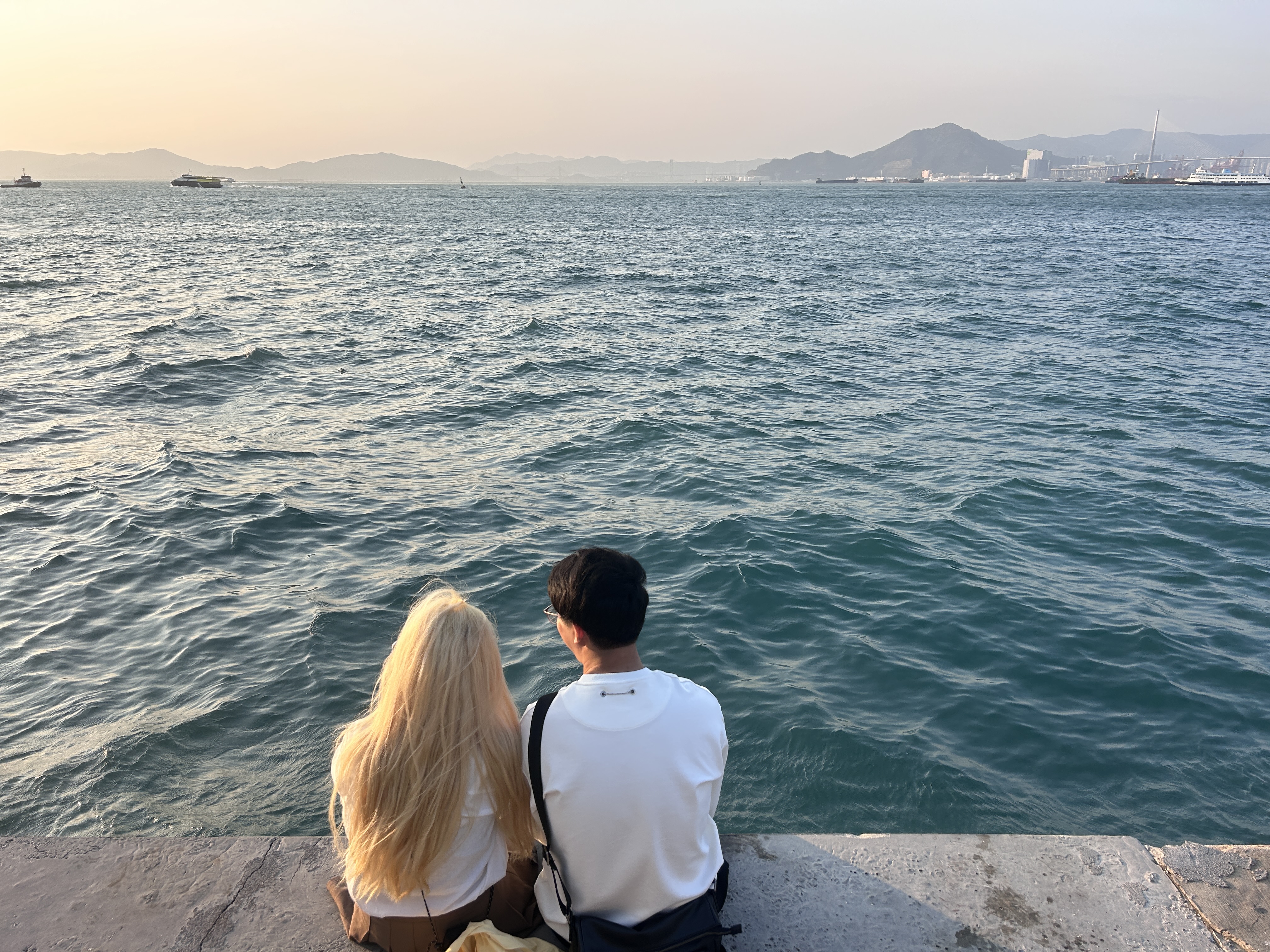 Serendipity in a City Stroll: Serene Moments by the Kennedy Town Waterfront