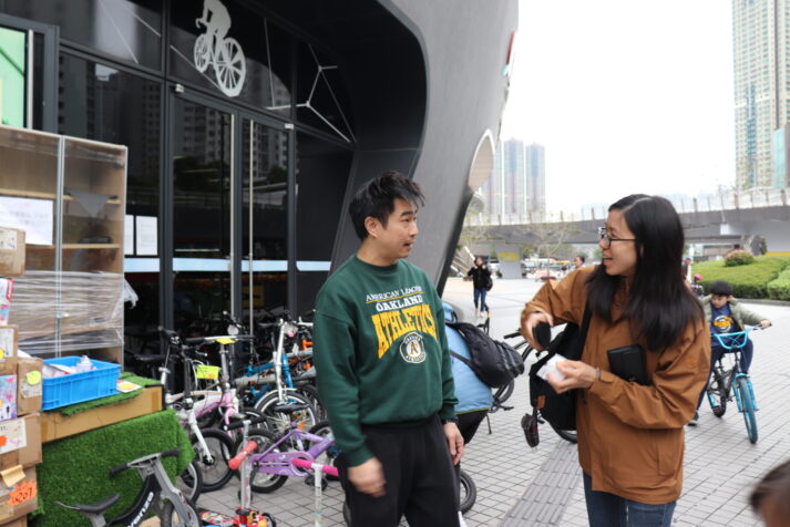 Customers bid farewell to Addy on the final day of operations. Credit: Rachel CHAN