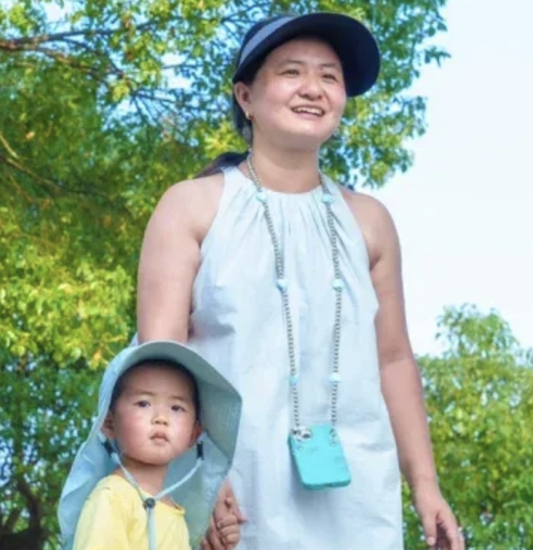 Chen Yanping with her son. (Source: Chen Yanping)